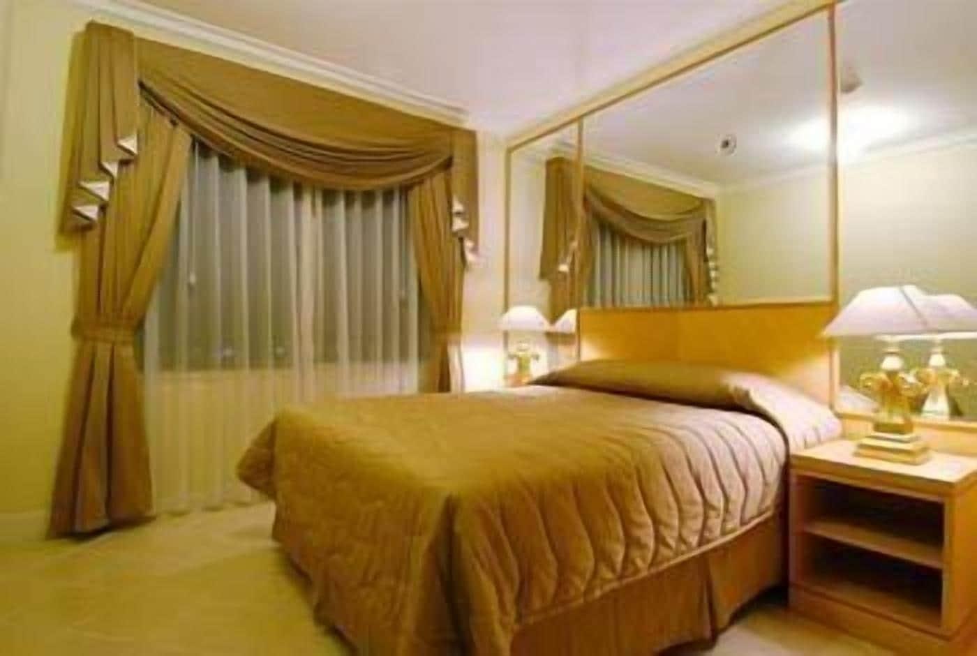 Batavia Hotel & Serviced Apartments Jakarta Extérieur photo