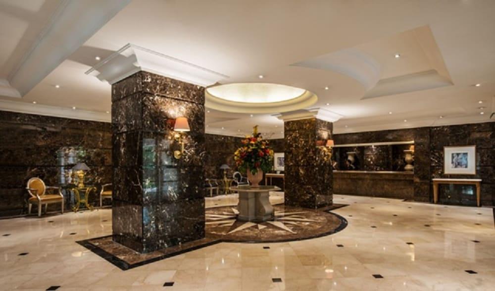 Batavia Hotel & Serviced Apartments Jakarta Extérieur photo