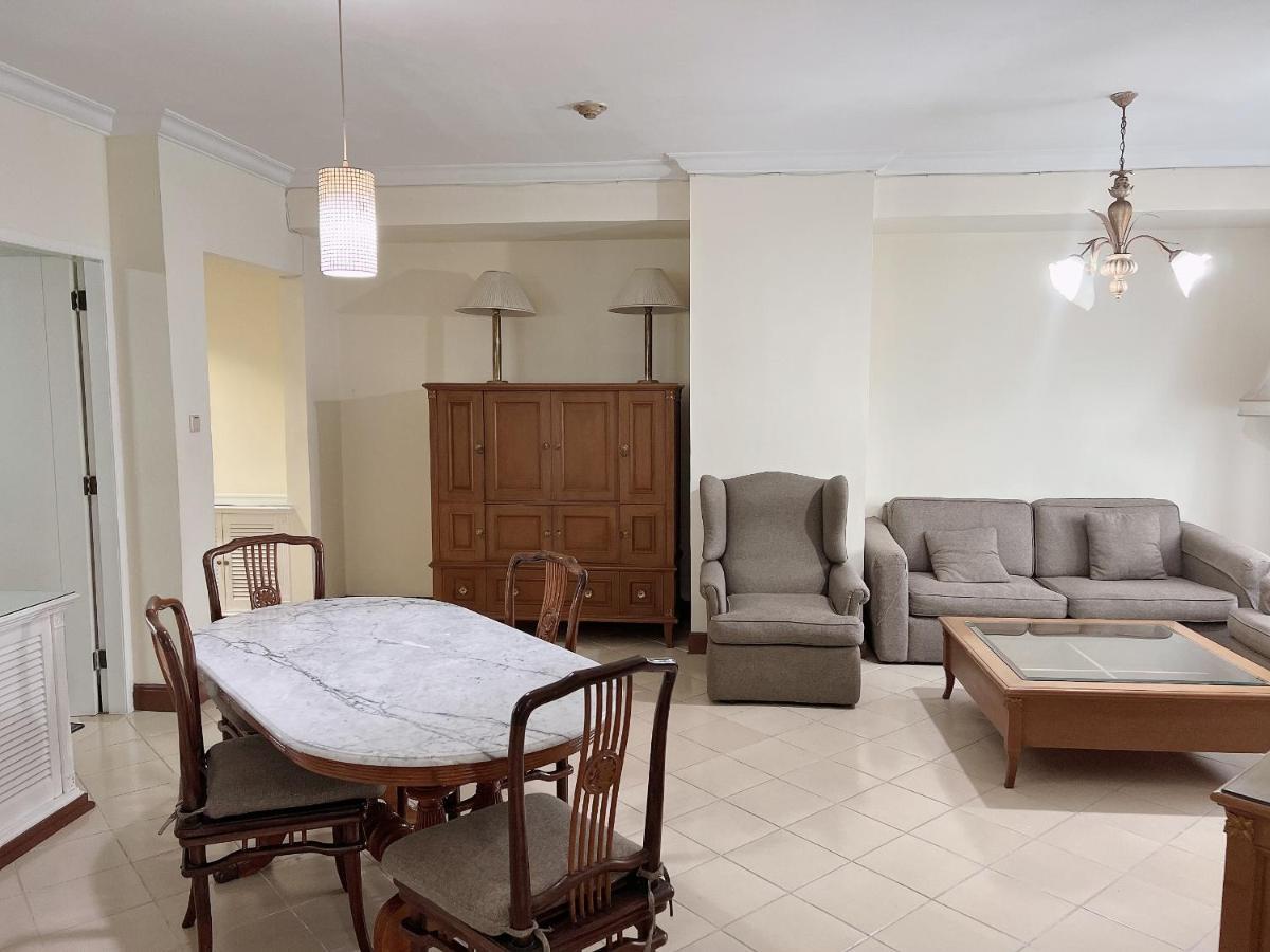 Batavia Hotel & Serviced Apartments Jakarta Extérieur photo