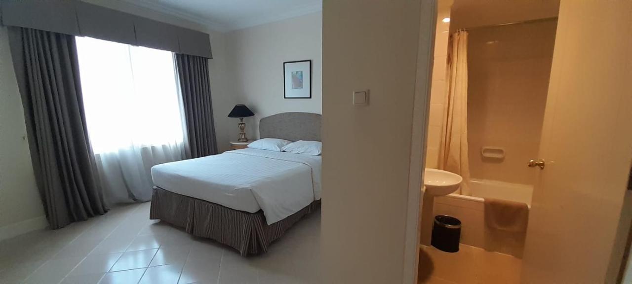 Batavia Hotel & Serviced Apartments Jakarta Extérieur photo