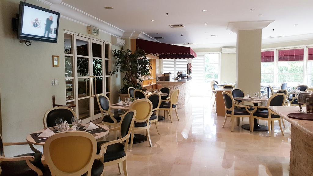Batavia Hotel & Serviced Apartments Jakarta Extérieur photo