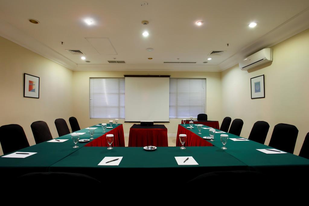 Batavia Hotel & Serviced Apartments Jakarta Extérieur photo