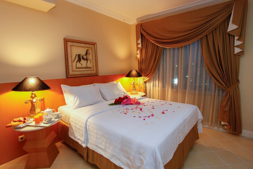 Batavia Hotel & Serviced Apartments Jakarta Extérieur photo